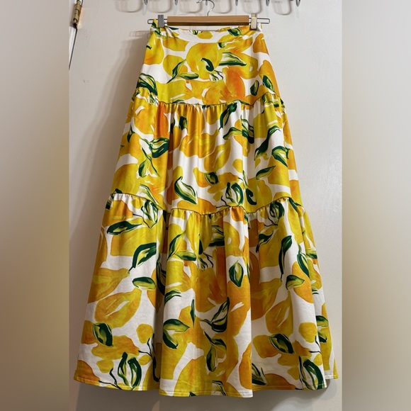 Dresses & Skirts - Tiered Lemon Skirt XS